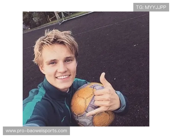 足球场上的颜值担当谁是最吸引眼球的球星各大球迷眼中的帅气代表