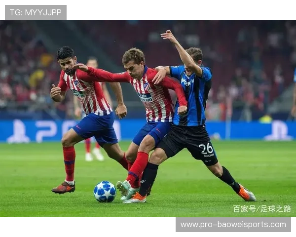 足球球星膝盖伤病困扰职业生涯恢复与竞技状态探讨